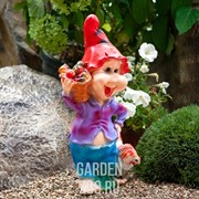 Фигура садовая Гном с курицей стеклопластик высота 50см F07767 - фото 20313