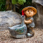 Кашпо мальчик с гусем - фото 23144