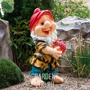 Фигура Гном садовый с ягодой высота 66см F07766 - фото 30902