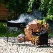 Мангал кованый на ножках с полочкой 860-90 - фото 45065