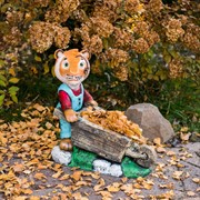 Кашпо Тигренок в комбинезоне с тачкой U09002 - фото 45721