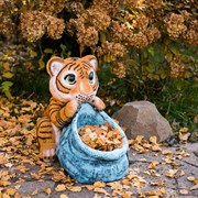 Кашпо Тигренок маленький с мешком U08991 - фото 45725