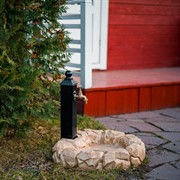 Колонка металлическая чёрная для сада со светлым поддоном под камень U09034 - фото 49426 Колонка металлическая чёрная для сада со светлым поддоном под камень U09034 - фото 49426