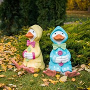 Фигура садовая Утёнок в голубом плаще сидит F08976-Blue - фото 49610