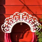 Кронштейн для поливочного шланга ажурный белый 802-009W - фото 52821