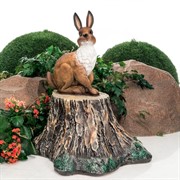 Фигура садовая Заяц на пне коричневый F07062-Br - фото 54199