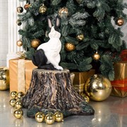 Фигура садовая Заяц на пне чёрно-белый полистоун F07062-WBL - фото 54748