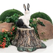 Фигура садовая Заяц на пне чёрно-белый полистоун F07062-WBL - фото 54749
