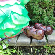 Фигура садовая Гном девочка капустка ножки на верёвочках высота 40 см - фото 57445