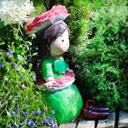 Фигура декоративная Гном Бегония высота 41см U09068 - фото 57519