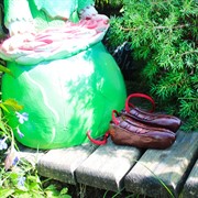 Фигура декоративная Гном Бегония высота 41см U09068 - фото 57521