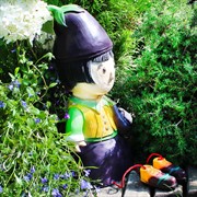 Фигура садовая Гном Баклажан стеклопластик высота 41см U09021 - фото 57631