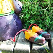 Фигура садовая Гном Баклажан стеклопластик высота 41см U09021 - фото 57633