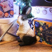 Фигура садовая Зайчонок для дачи бело-чёрный U09088-WBL - фото 58803