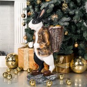 Фигура садовая Заяц с корзиной на спине для растений F01042-WBL - фото 59857