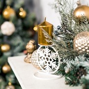 Подсвечник настольный на 1 свечу белый Снежинка металл 607-063W - фото 61098