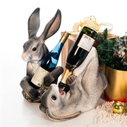 Держатель для бутылок Заяц лежит полистоун высота 35см U09191-Gray - фото 61117