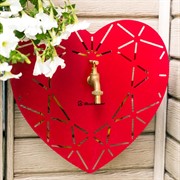 Умывальник Сердце настенный садовый с кронштейном для шланга красный металл 550-017Red - фото 64405