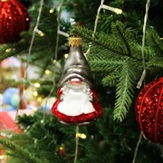 Игрушка ёлочная Волшебный гномик 2 9см серый - фото 71436