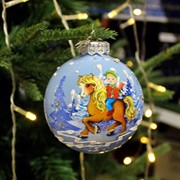 Шар ёлочный Мальчик на лошадке 80мм - фото 71509