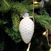 Игрушка ёлочная Шишка в снегу 8см белая - фото 71578