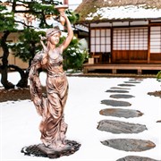 Скульптура парковая Девушка с павлином под бронзу высота 144см F08463 - фото 72393