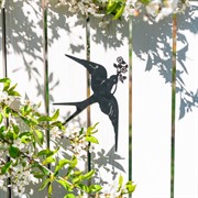 Декор настенный для сада Ласточка с цветком металл 801-312B - фото 74515