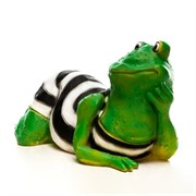 Фигура садовая Лягушка в тельняшке длина 73см F08620 - фото 74898