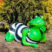 Фигура садовая Лягушка в тельняшке длина 73см F08620 - фото 75363